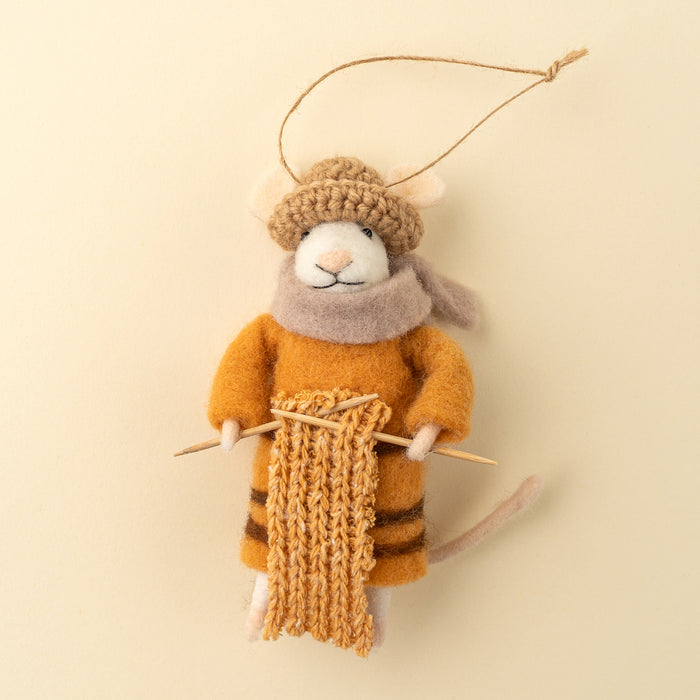 Holiday Mice - Knitting Nelie Mouse